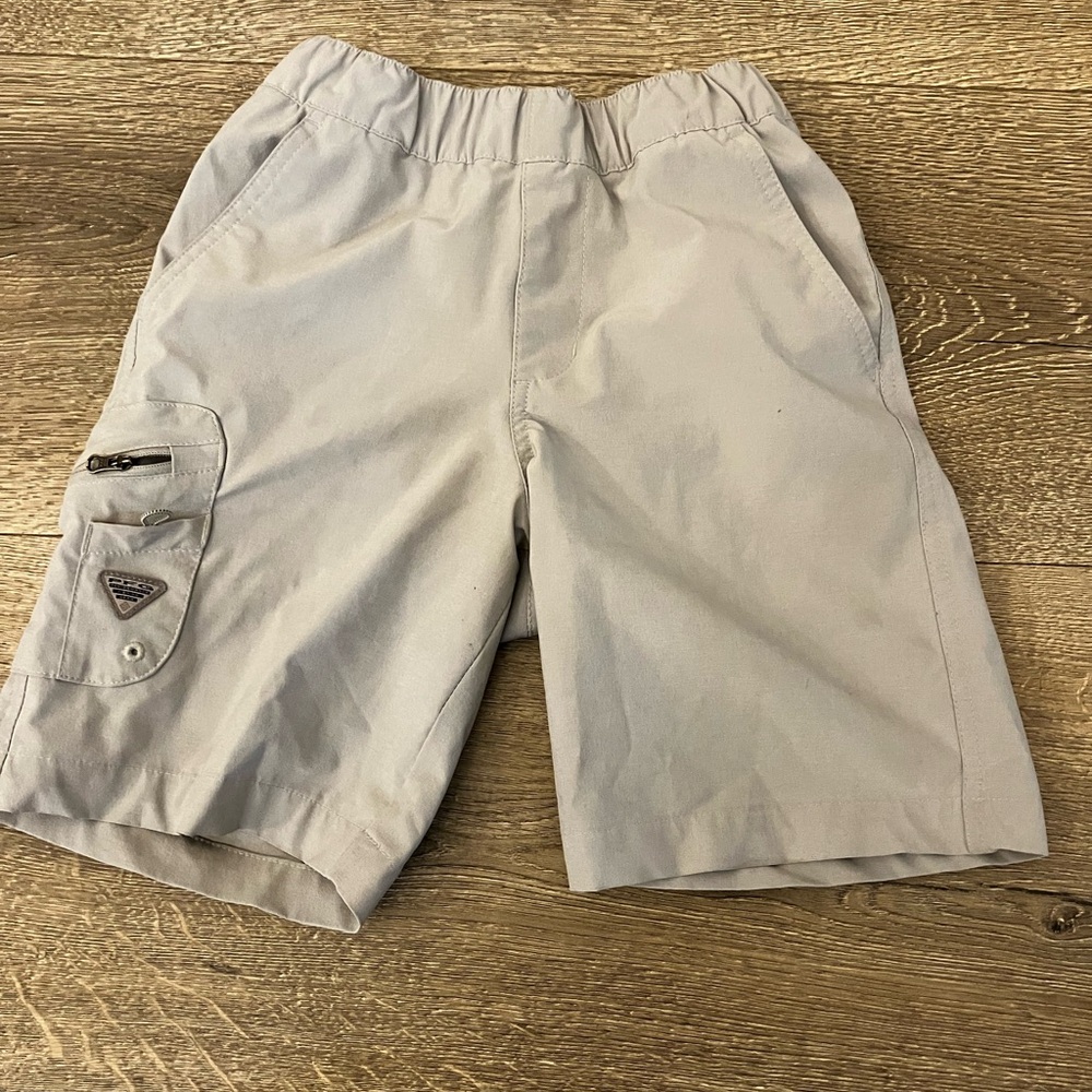 Columbia Boy’s B Terminal Tackle ll Short Fossil Light Gray Size 8